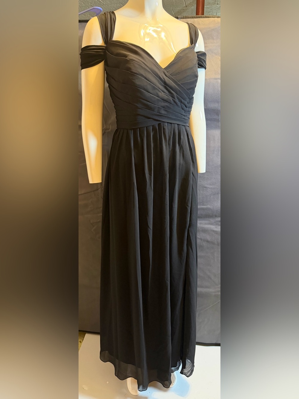 Elegant Black Off-Shoulder Evening Dress